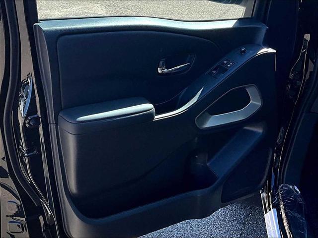 Photo of 2025 Super Black Nissan Frontier