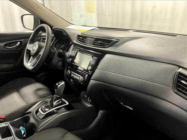 Photo of 2019 Magnetic Black Pearl Nissan Rogue