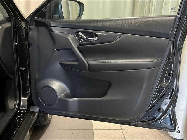 Photo of 2019 Magnetic Black Pearl Nissan Rogue