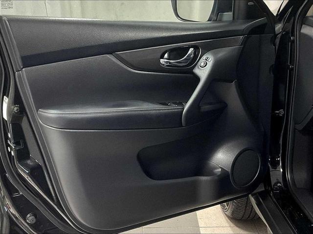 Photo of 2019 Magnetic Black Pearl Nissan Rogue
