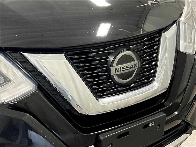 Photo of 2019 Magnetic Black Pearl Nissan Rogue