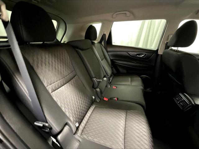 Photo of 2019 Magnetic Black Pearl Nissan Rogue