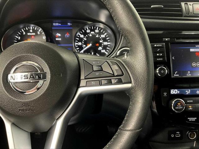 Photo of 2019 Magnetic Black Pearl Nissan Rogue