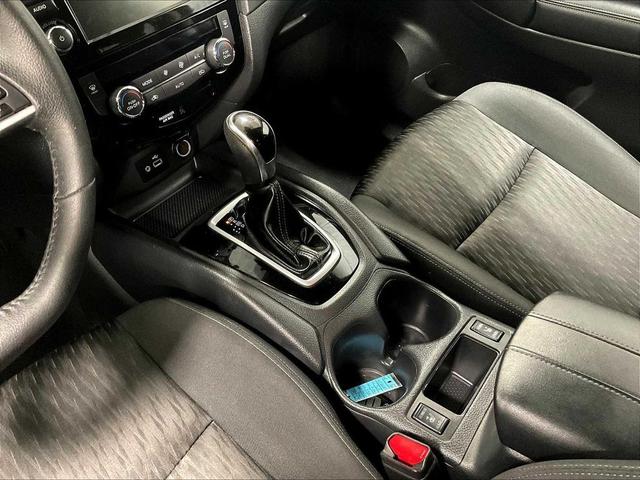 Photo of 2019 Magnetic Black Pearl Nissan Rogue