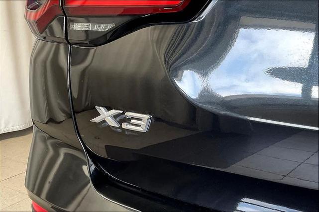 Photo of 2022 Black Sapphire Metallic BMW X3