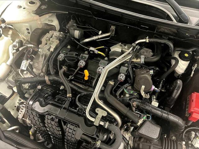 Photo of 2023 Pearl White Tricoat Nissan Altima