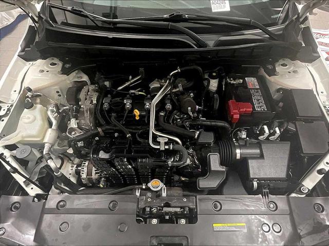 Photo of 2023 Pearl White Tricoat Nissan Altima