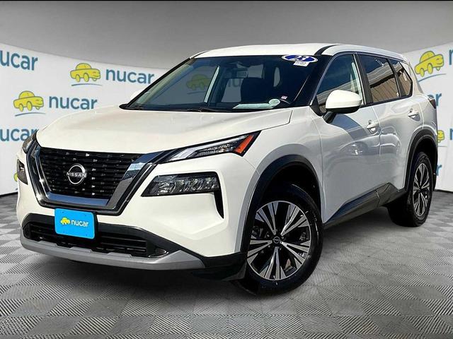 Photo of 2023 Pearl White Tricoat Nissan Rogue