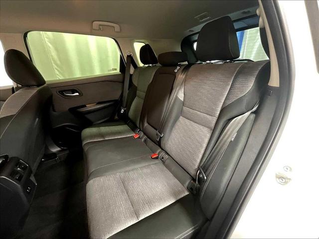 Photo of 2023 Pearl White Tricoat Nissan Rogue