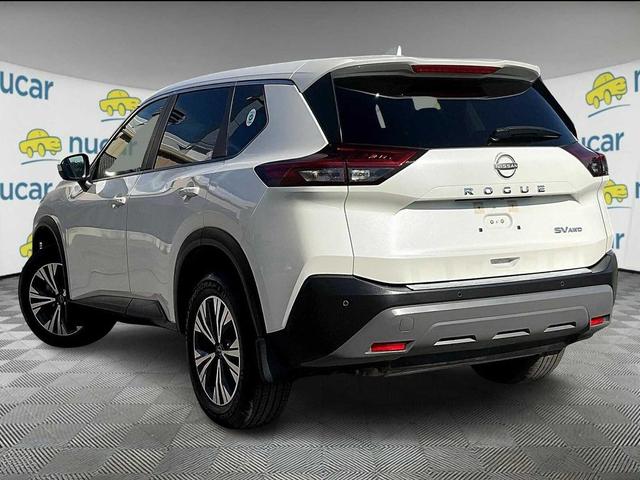 Photo of 2023 Pearl White Tricoat Nissan Rogue