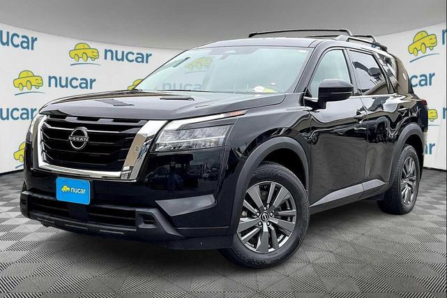 Photo of 2022 Super Black Nissan Pathfinder