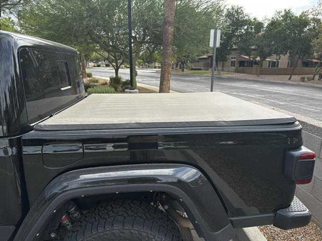 Photo of 2022 Black Clearcoat Jeep Gladiator