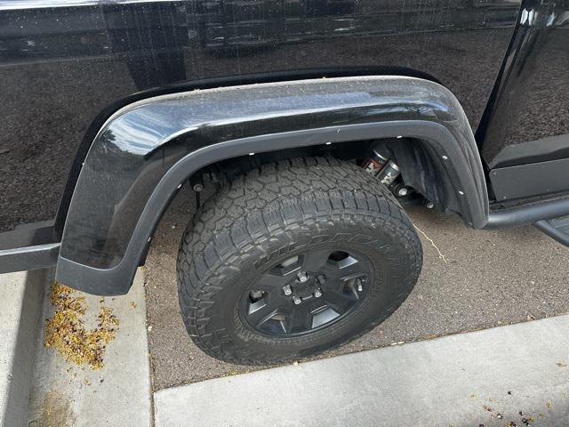 Photo of 2022 Black Clearcoat Jeep Gladiator