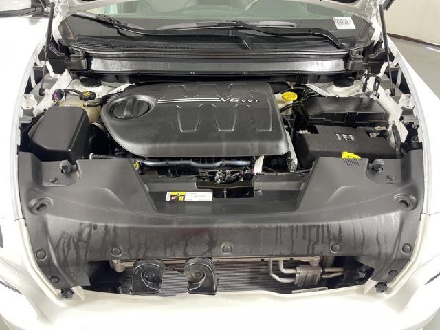 Photo of 2018 Bright White Clearcoat Jeep Cherokee