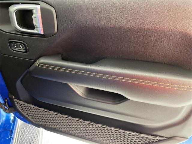 Photo of 2023 Hydro Blue Pearlcoat Jeep Gladiator