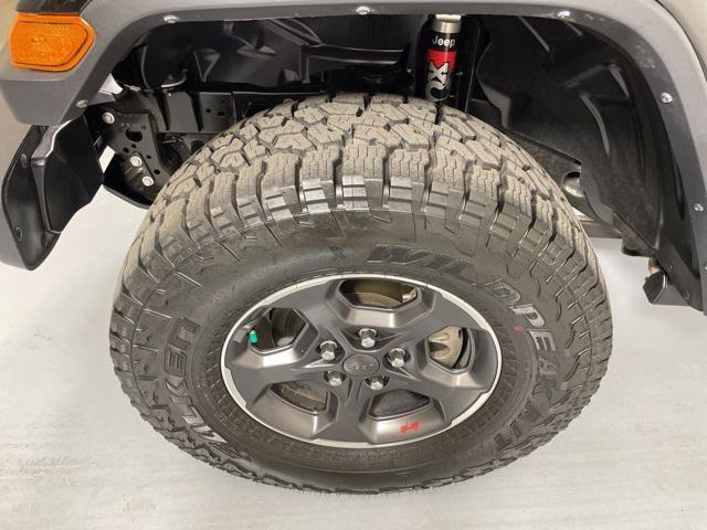 Photo of 2020 Black Clearcoat Jeep Gladiator