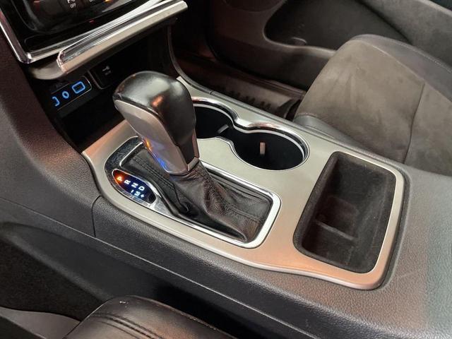 Photo of 2020 Bright White Clearcoat Jeep Grand Cherokee