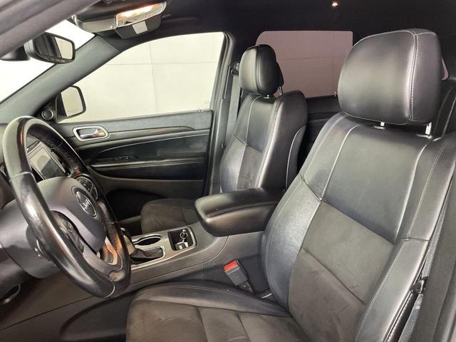 Photo of 2020 Bright White Clearcoat Jeep Grand Cherokee