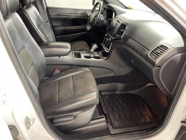 Photo of 2020 Bright White Clearcoat Jeep Grand Cherokee