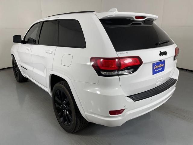 Photo of 2020 Bright White Clearcoat Jeep Grand Cherokee