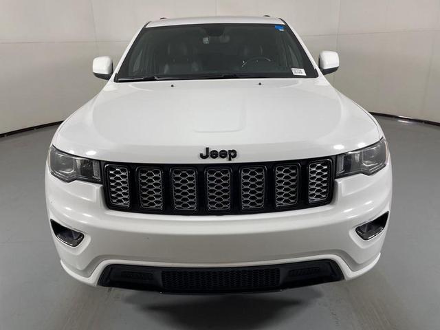 Photo of 2020 Bright White Clearcoat Jeep Grand Cherokee