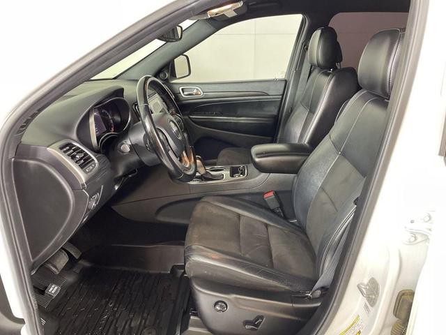 Photo of 2020 Bright White Clearcoat Jeep Grand Cherokee
