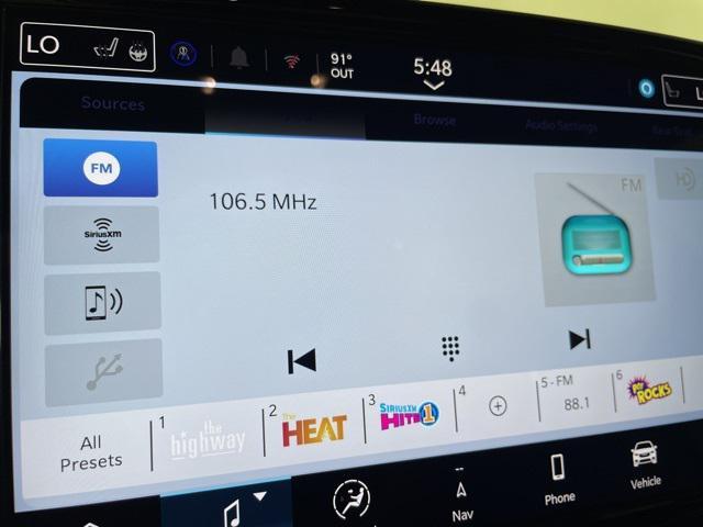 Photo of 2025 Fathom Blue Pearlcoat Chrysler Pacifica