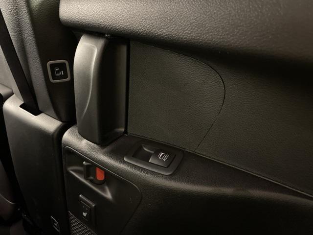Photo of 2025 Fathom Blue Pearlcoat Chrysler Pacifica