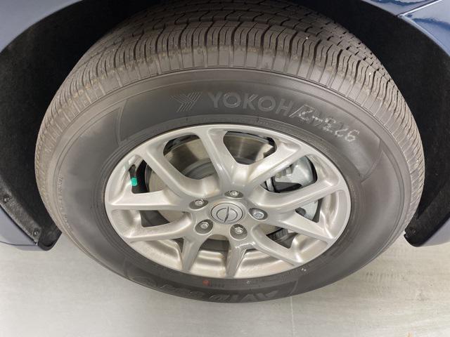 Photo of 2025 Fathom Blue Pearlcoat Chrysler Pacifica
