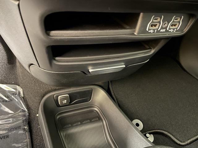 Photo of 2025 Bright White Clearcoat Chrysler Pacifica