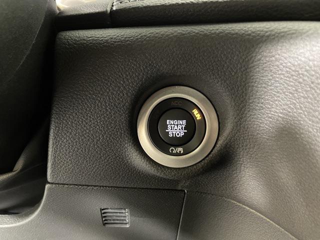 Photo of 2025 Bright White Clearcoat Chrysler Pacifica