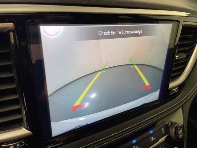 Photo of 2025 Bright White Clearcoat Chrysler Pacifica