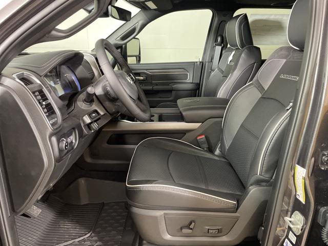 Photo of 2025 Granite Crystal Metallic Clearcoat RAM 2500