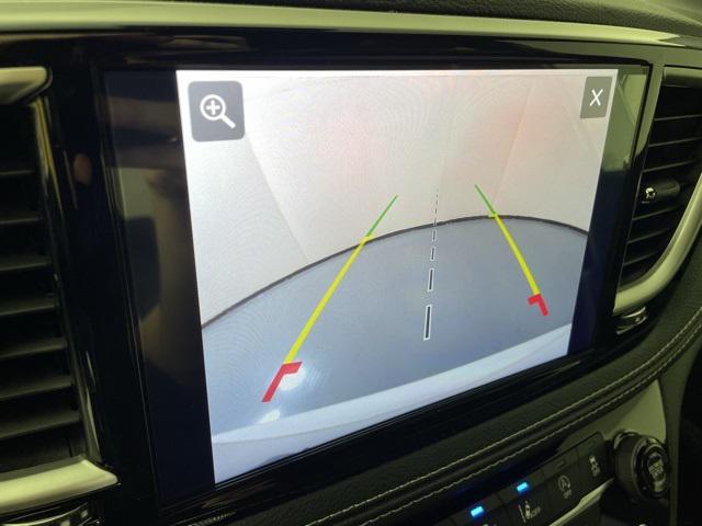 Photo of 2025 Bright White Clearcoat Chrysler Pacifica