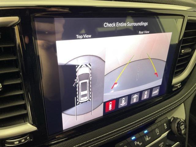 Photo of 2025 Bright White Clearcoat Chrysler Pacifica