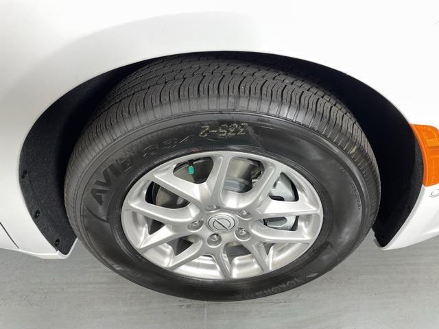Photo of 2025 Bright White Clearcoat Chrysler Pacifica