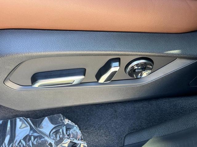 Photo of 2026 Majestic Black Pearl Acura MDX