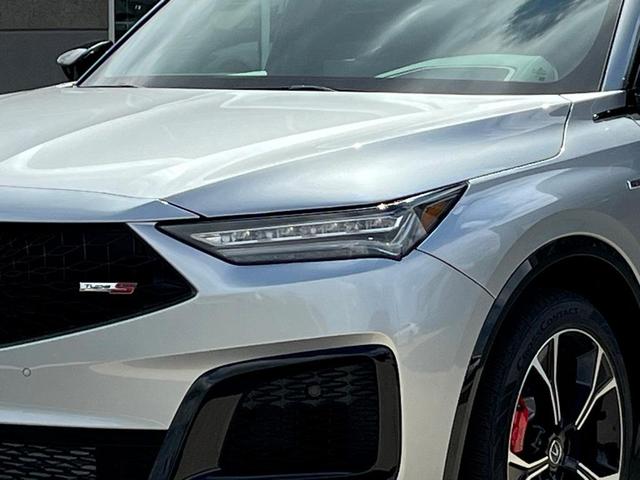 Photo of 2026 Solar Silver Metallic Acura MDX