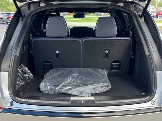 Photo of 2026 Solar Silver Metallic Acura MDX