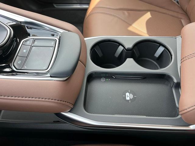 Photo of 2025 Platinum White Pearl Acura RDX