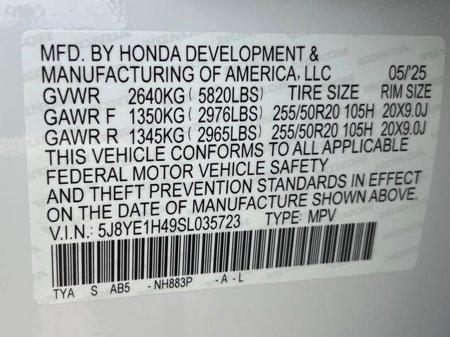 Photo of 2025 Platinum White Acura MDX