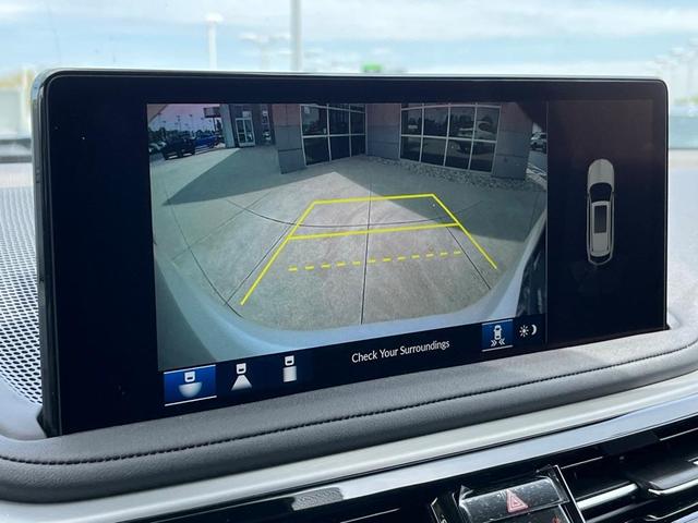 Photo of 2025 Platinum White Acura MDX