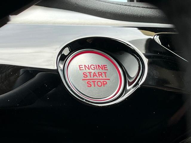 Photo of 2025 Platinum White Acura MDX