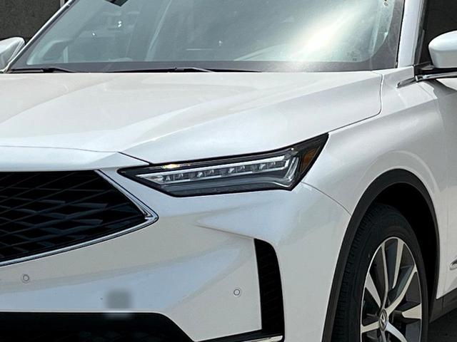 Photo of 2025 Platinum White Acura MDX
