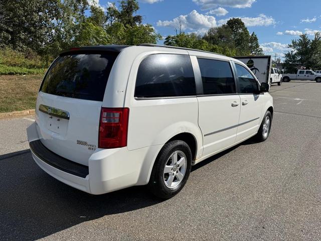 Photo of 2010 WHITE Dodge Grand Caravan