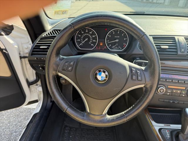 Photo of 2011 WHITE BMW 128