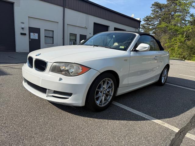 Photo of 2011 WHITE BMW 128