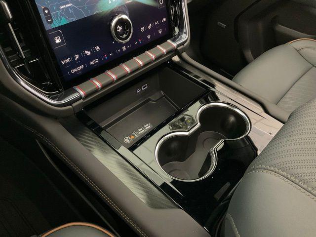 Photo of 2025 Onyx Black GMC Yukon