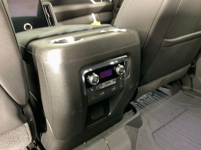 Photo of 2025 Onyx Black GMC Yukon