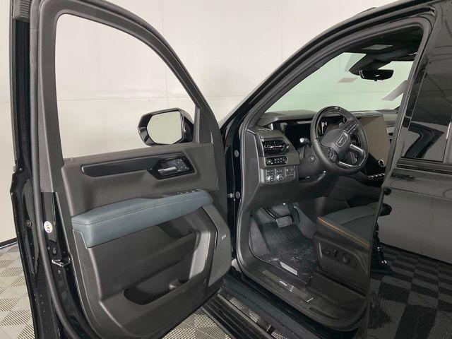 Photo of 2025 Onyx Black GMC Yukon
